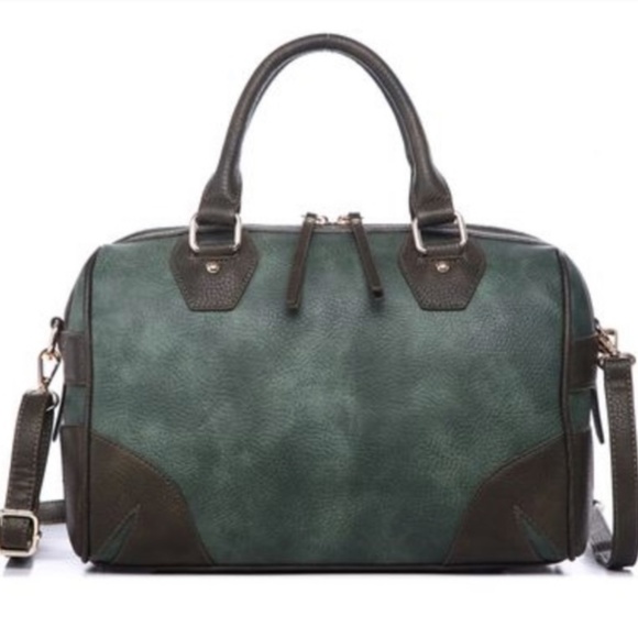 NWT Alluring and Spacious Green Kiara Satchel Bag That Can Be Worn 3 Ways! - Picture 2 of 4